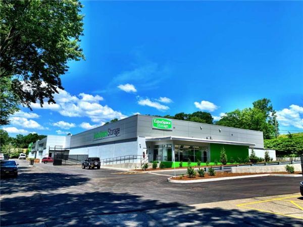 Extra Space Storage - 7371 - West Nyack - Snake Hill Rd