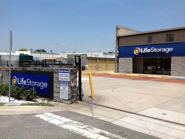 Extra Space Storage - 3102 - Sanford - 25th St
