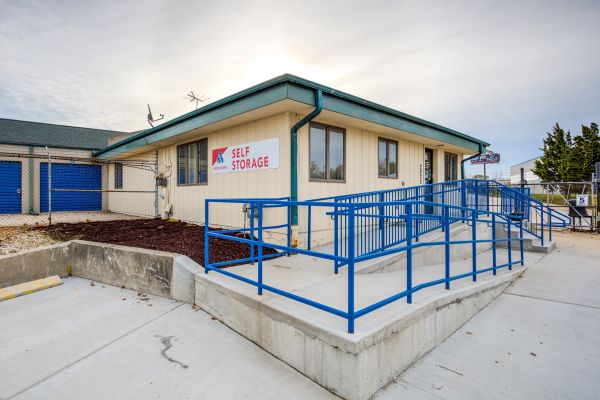 Devon Self Storage - 9120 - Milwaukee