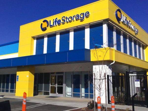 Extra Space Storage - 3522 - Sacramento - Main Ave