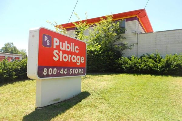 Public Storage - Louisville - 3120 Breckenridge Lane