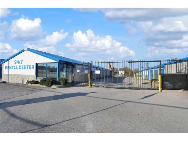 Extra Space Storage - 2126 - Bedford - Bundy Lane