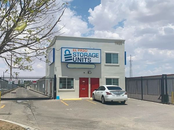 El Paso Storage Units - Pellicano
