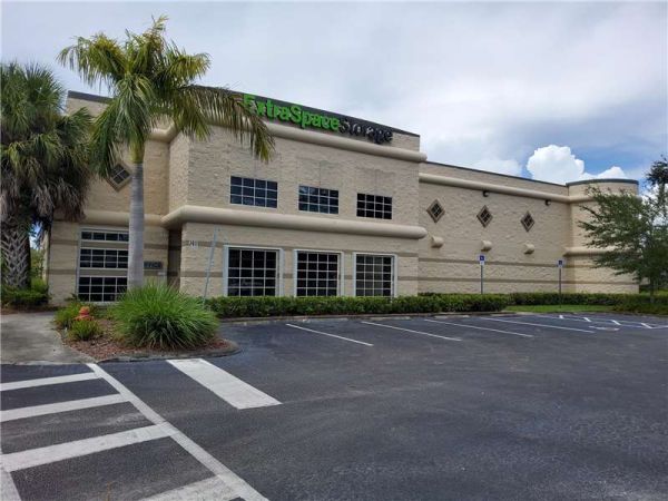 Extra Space Storage - 3343 - Lake Worth - Military Trl
