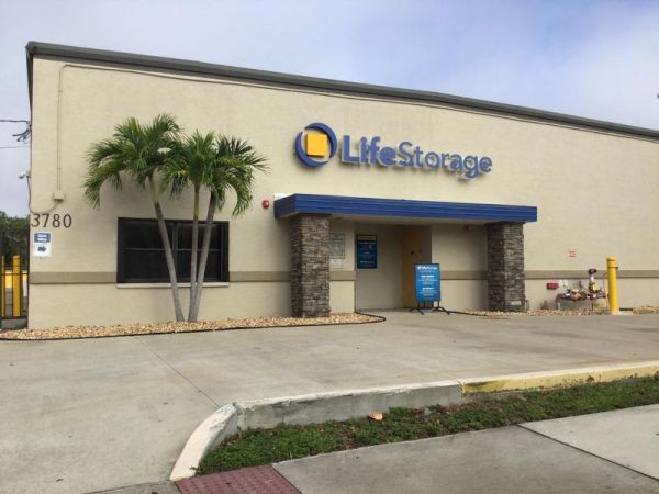 Extra Space Storage - 3061 - Fort Myers - Central Avenue