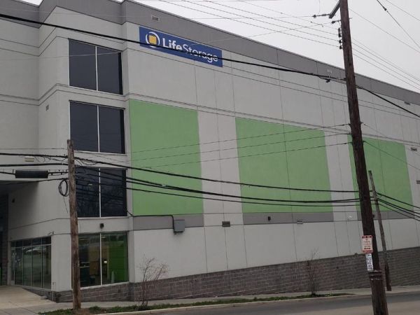 Extra Space Storage - 4127 - Washington - Bladensburg Rd