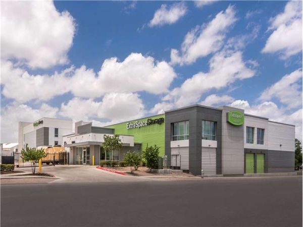 Extra Space Storage - 1651 - San Antonio - S Alamo St