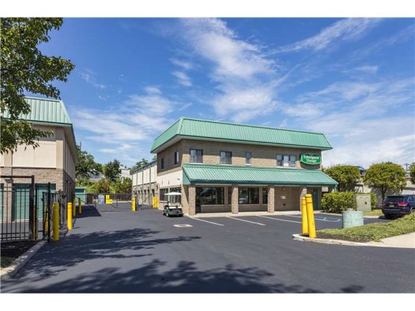 Extra Space Storage - 1034 - Port Washington - Bayles Av