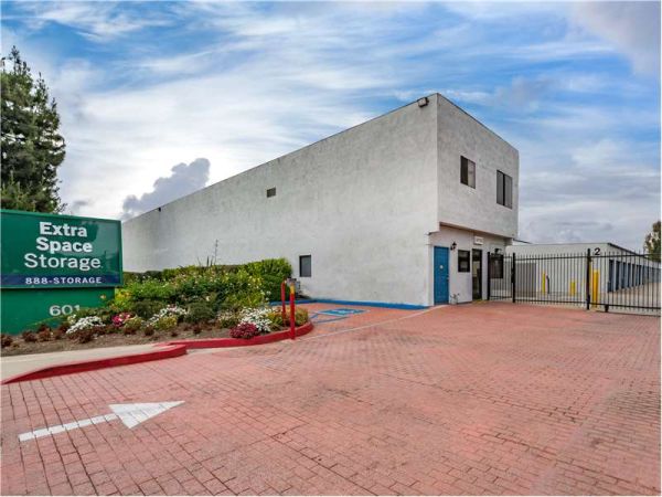Extra Space Storage - 0397 - Pomona - Ridgeway St