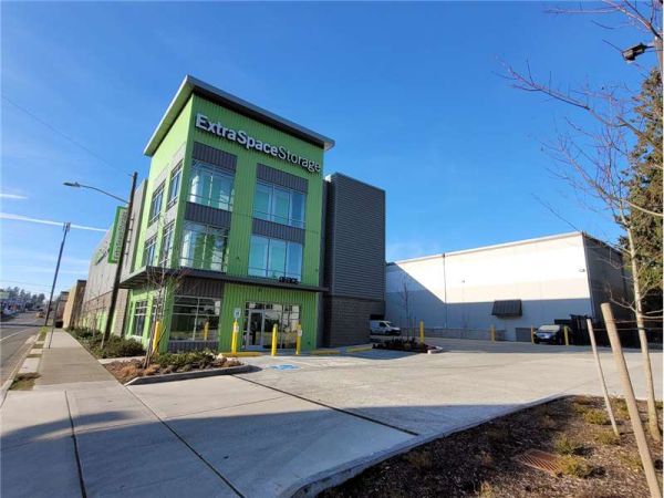 Extra Space Storage - 0643 - Seattle - North 130th St