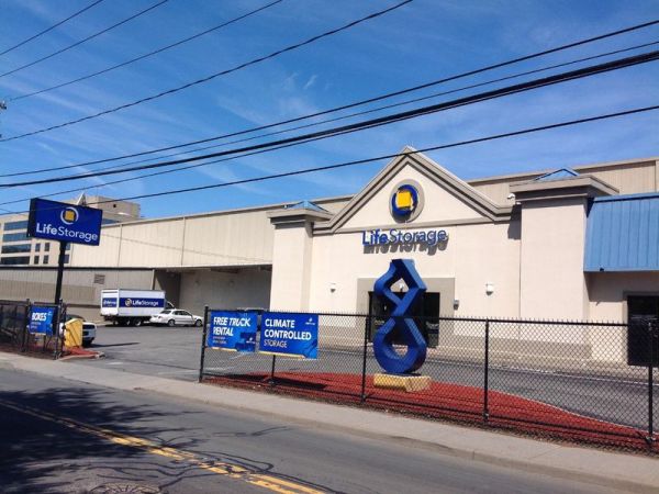 Extra Space Storage - 3186 - Stamford - Fairfield Avenue