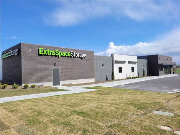Extra Space Storage - 6033 - Meridian - Benchmark Way