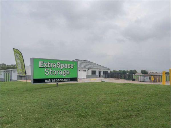 Extra Space Storage - 1615 - Dallas - 12100 Shiloh Rd