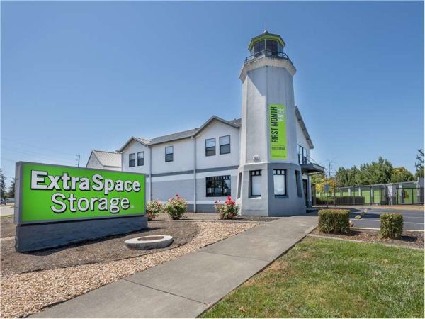 Extra Space Storage - 1555 - Rohnert Park - Redwood Dr