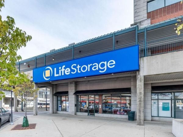 Extra Space Storage - 3456 - Chicago - Paulina St.