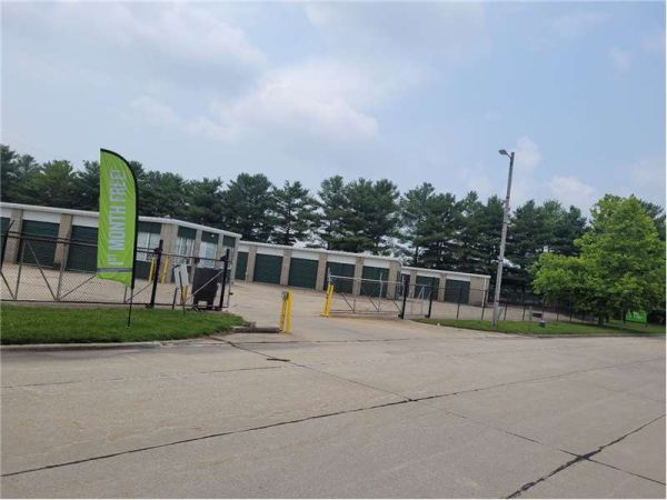 Extra Space Storage - 7649 - Champaign - Lager Drive