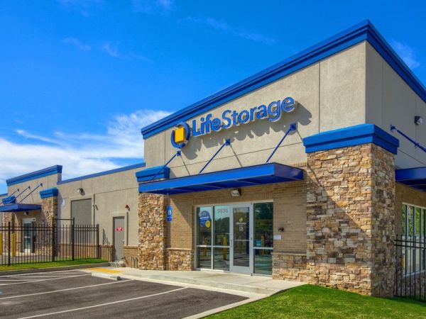 Extra Space Storage - 4164 - Stone Mountain - Redan Rd