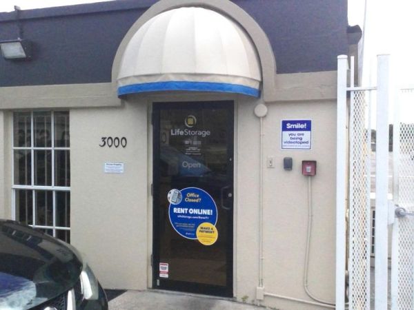 Extra Space Storage - 3053 - Tampa - Columbus Dr