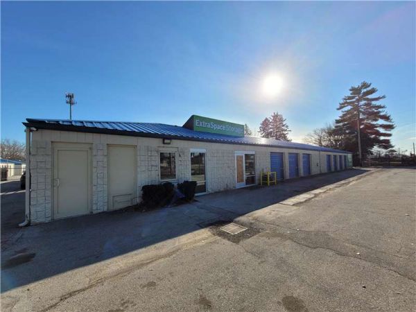 Extra Space Storage - 2150 - Fort Wayne - St Joe Center Rd