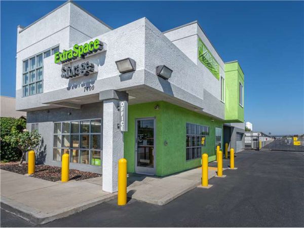 Extra Space Storage - 1529 - North Hollywood - 7400 Coldwater Canyon Ave