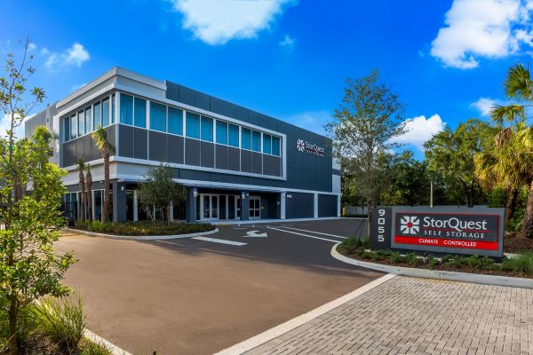 StorQuest - Palm Beach Gardens / Roan