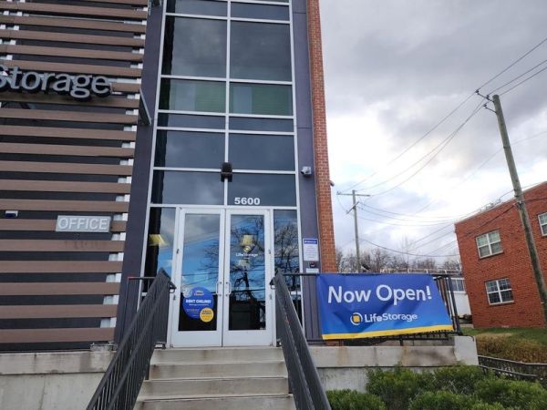 Extra Space Storage - 4131 - Washington - 2nd St
