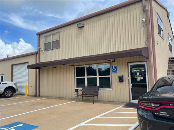 Extra Space Storage - 7983 - Pearland - Main St