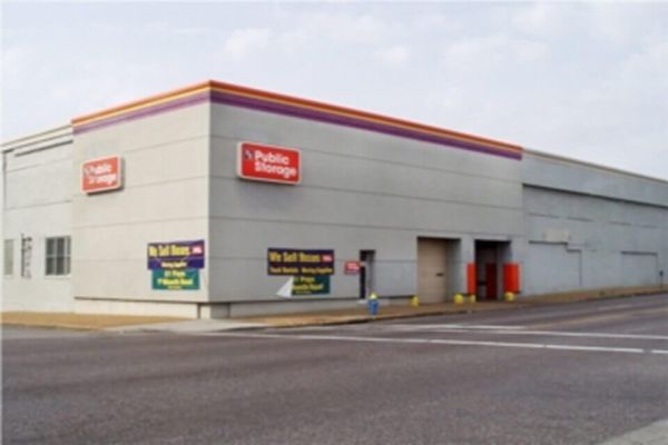 Public Storage - St Louis - 11 N Vandeventer Ave