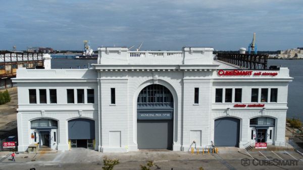 CubeSmart Self Storage PA Philadelphia S Christopher Columbus Blvd