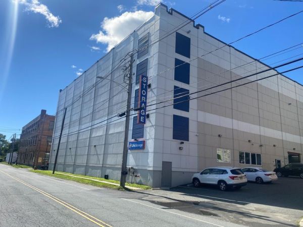 Extra Space Storage - 3823 - Albany - Broadway