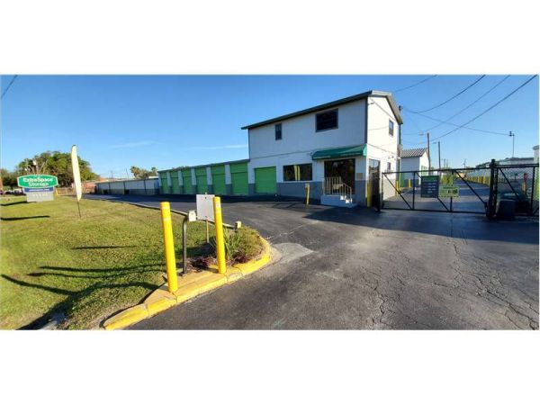 Extra Space Storage - 8254 - Land O Lakes - Lake Patience Rd