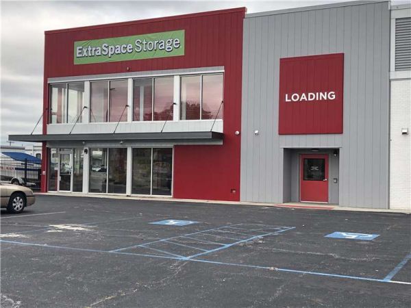 Extra Space Storage - 2046 - Hammond - 6641 Columbia Ave