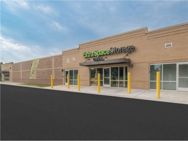 Extra Space Storage - 8618 - Charlotte - Singh Dr