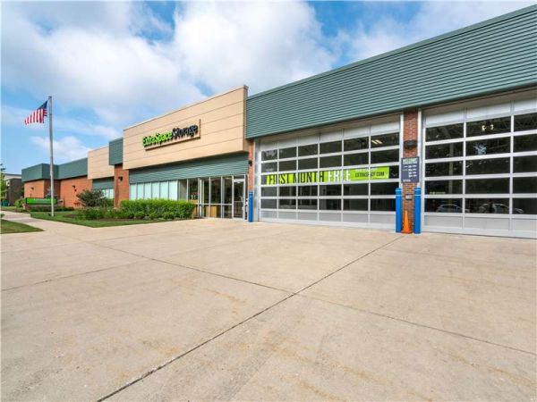 Extra Space Storage - 8805 - Northfield - Northfield Road