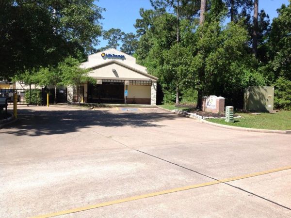 Extra Space Storage - 3301 - The Woodlands - Alden Bend Dr