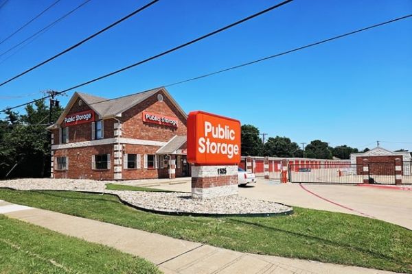 Public Storage - Lancaster - 1525 W Pleasant Run Road