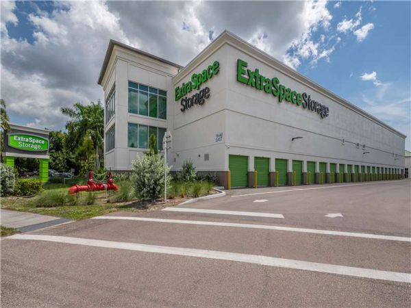 Extra Space Storage - 8955 - Fort Myers - Tamiami Trail