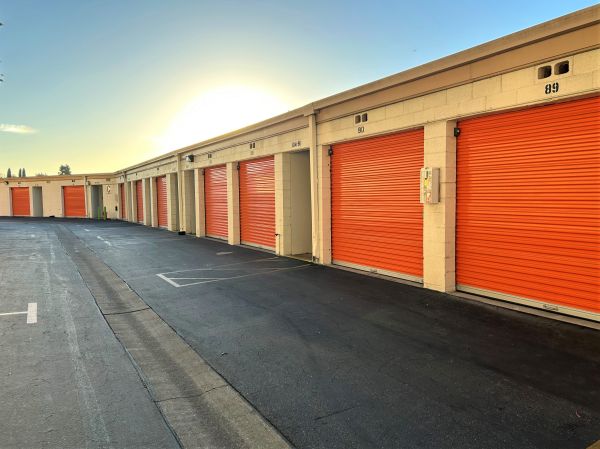Storelocal Self Storage - Centinela