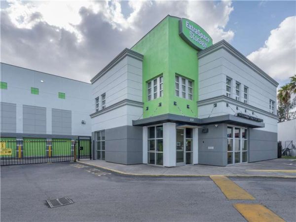 Extra Space Storage - 1409 - Hialeah - E 65th Street