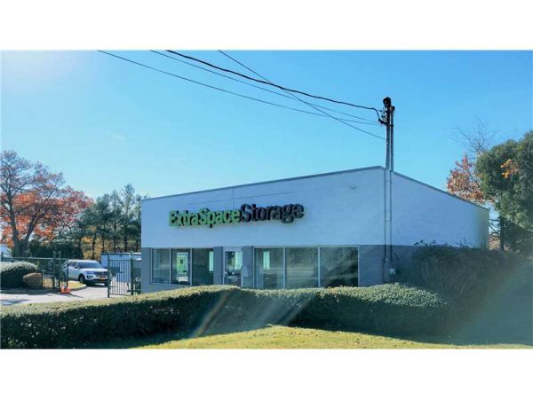 Extra Space Storage - 7665 - Holtsville - Waverly Ave