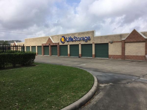 Extra Space Storage - 3478 - Houston - Bay Pointe Ct.