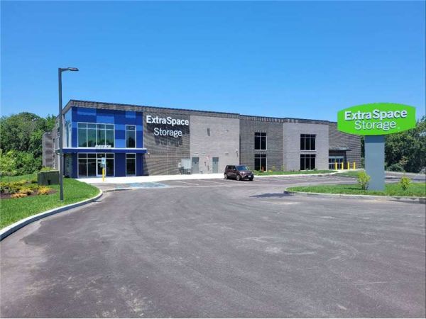 Extra Space Storage - 7703 - St Charles - 2311 1st Capitol Dr