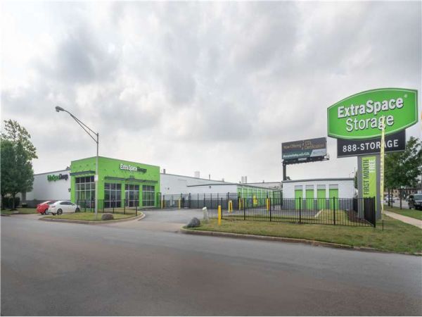 Extra Space Storage - 8130 - Chicago - 60th Street