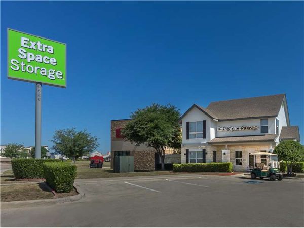 Extra Space Storage - 1551 - Fort Worth - White Settlement Rd