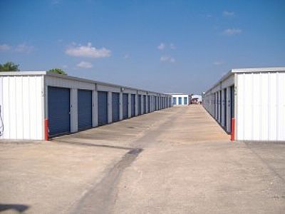 Allen Mini Storage - Angleton - 2600 South Velasco Street