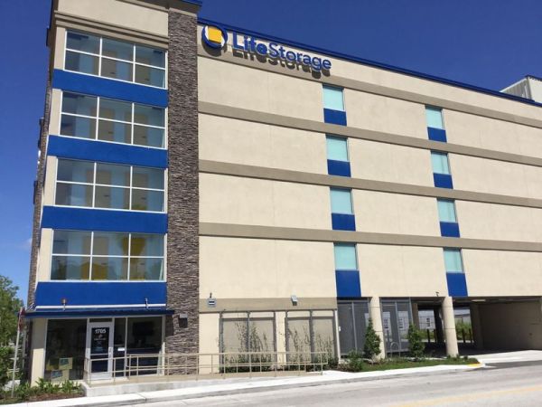 Extra Space Storage - 3732 - Tampa - Kennedy Blvd