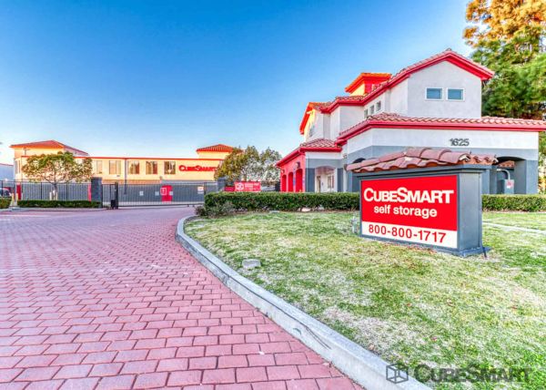 CubeSmart Self Storage - Vista - 1625 West Vista Way