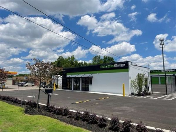 Extra Space Storage - 7936 - Memphis - Millbranch Rd