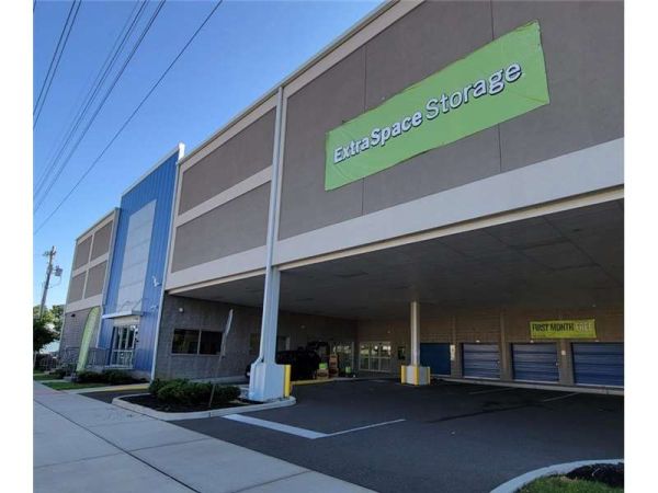 Extra Space Storage - 7843 - Red Bank - Central Ave