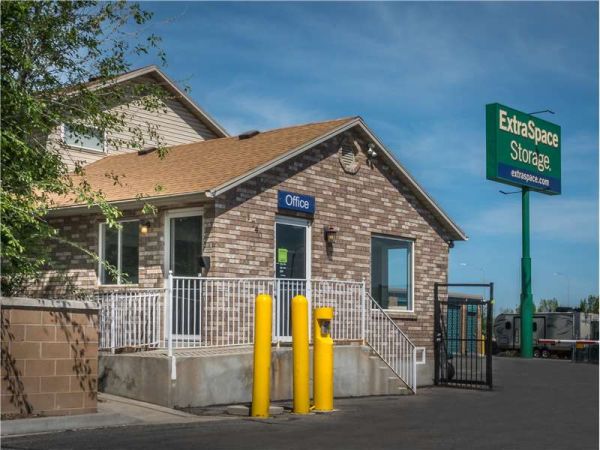 Extra Space Storage - 8021 - Taylorsville - W 6020 S
